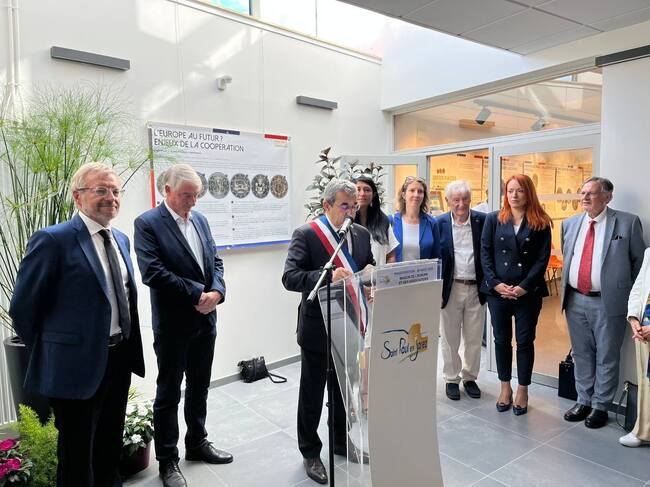 Генералният ни консул в Лион Надя Ванева бе гост на откриването на новото пространство „Дом на Европа и асоциациите“ в Сен-Пол-ан-Жаре
