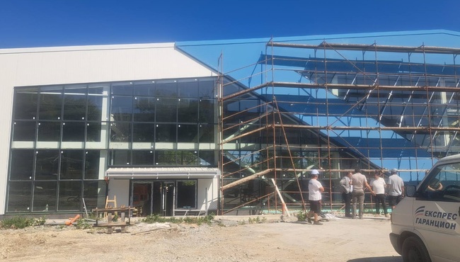 Дейностите по новия закрит басейн на Шумен са изпълнени на около 85 процента 