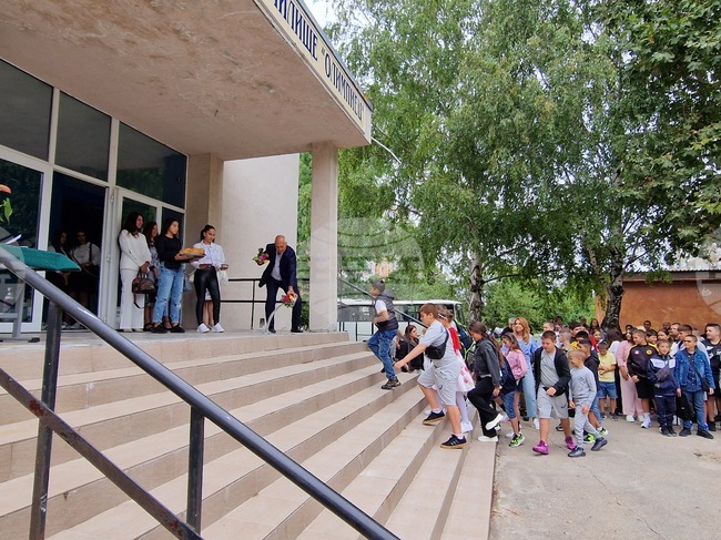 За четиридесет и първи път Спортно училище „Олимпиец“ в Перник посрещна ученици