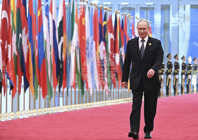 Путин пристигна в Пекин 