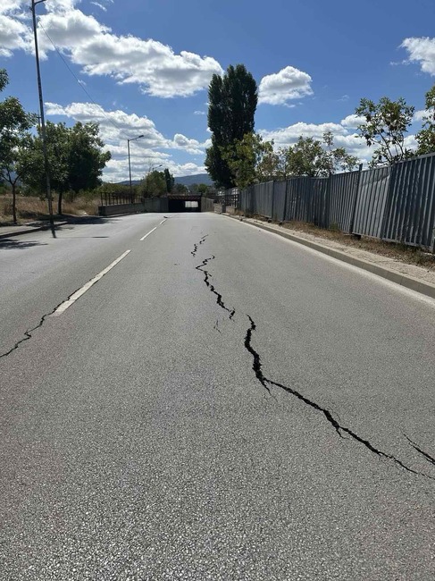 Затворен е бул. „Панчо Владигеров“ в участъка между „Люлин“ и „Обеля“ в столицата поради пропадане на пътното платно