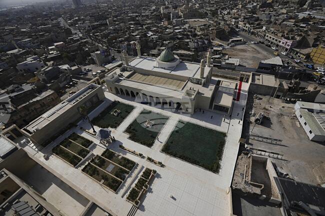 Двама иракски полицаи бяха убити при удар срещу щаба на "Силите за народна мобилизация" в Мосул, съобщиха местните власти