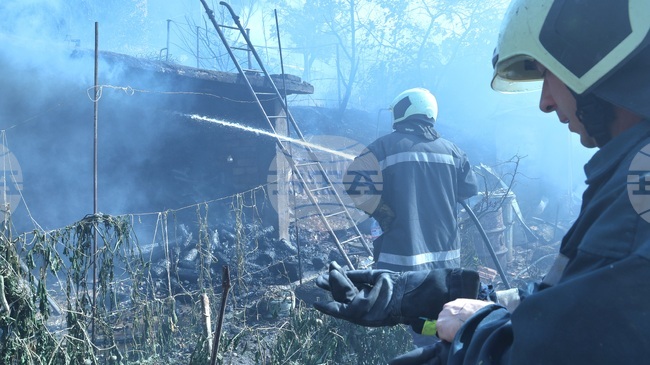 На 66 сигнала за произшествия в страната са реагирали екипите на пожарната за последното денонощие