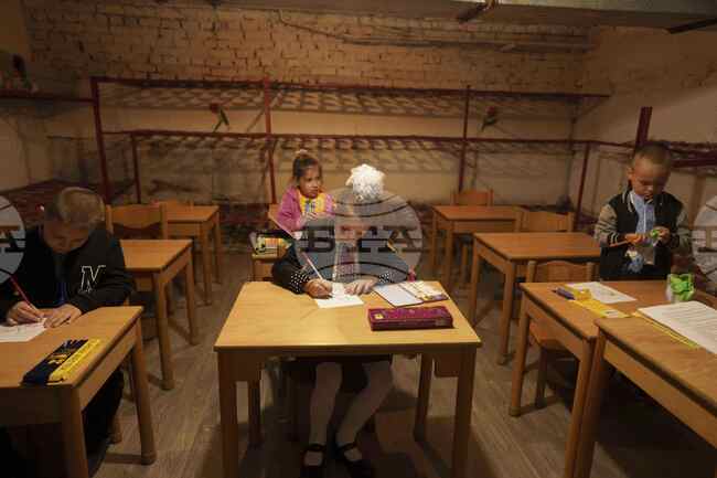 В Харковска област се строят над 40 подземни училища, съобщи украинският министър на образованието и науката 