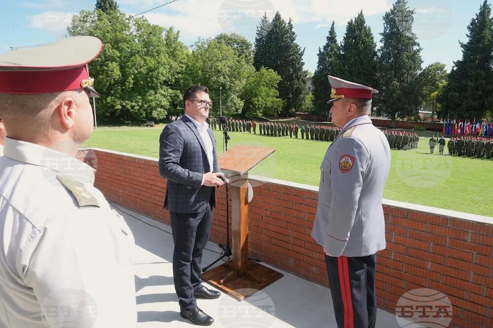 Д-р Неделчо Маринов връчи Знака на областния управител на командира на Втора Тунджанска механизирана бригада бригаден генерал Мирослав Костадинов