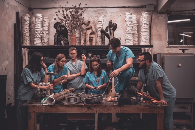  Raw Confessional Poetry е първата за новия сезон премиера в „Топлоцентрала“ 