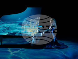 Пианистката Мартина Табакова представя музиката на Сен-Санс с 3D мапинг видео, снимка – екип