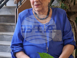 Търговище - Клара Армандова - роман - „Танцът на делфините“