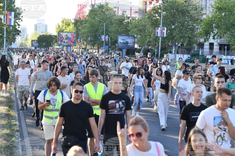 Сърбия - студенти и средношколци - протестна разходка