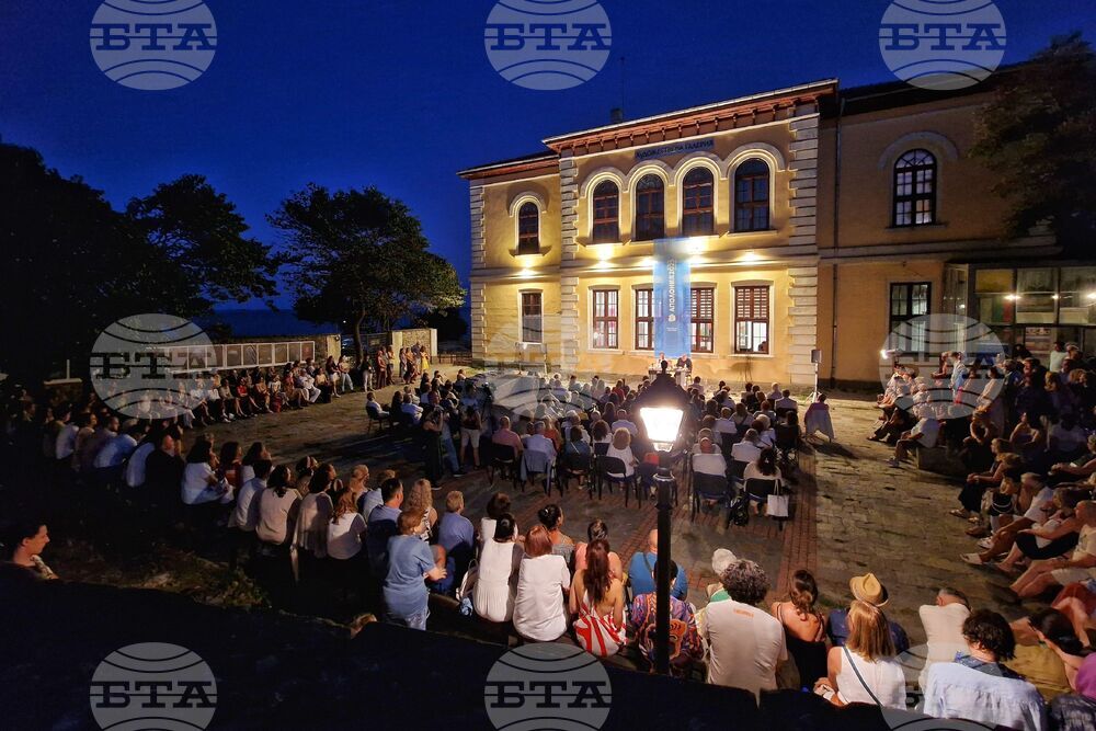 Созопол - Празници на изкуствата "Аполония" - Георги Господинов - "За прилива на минало" - среща с читатели