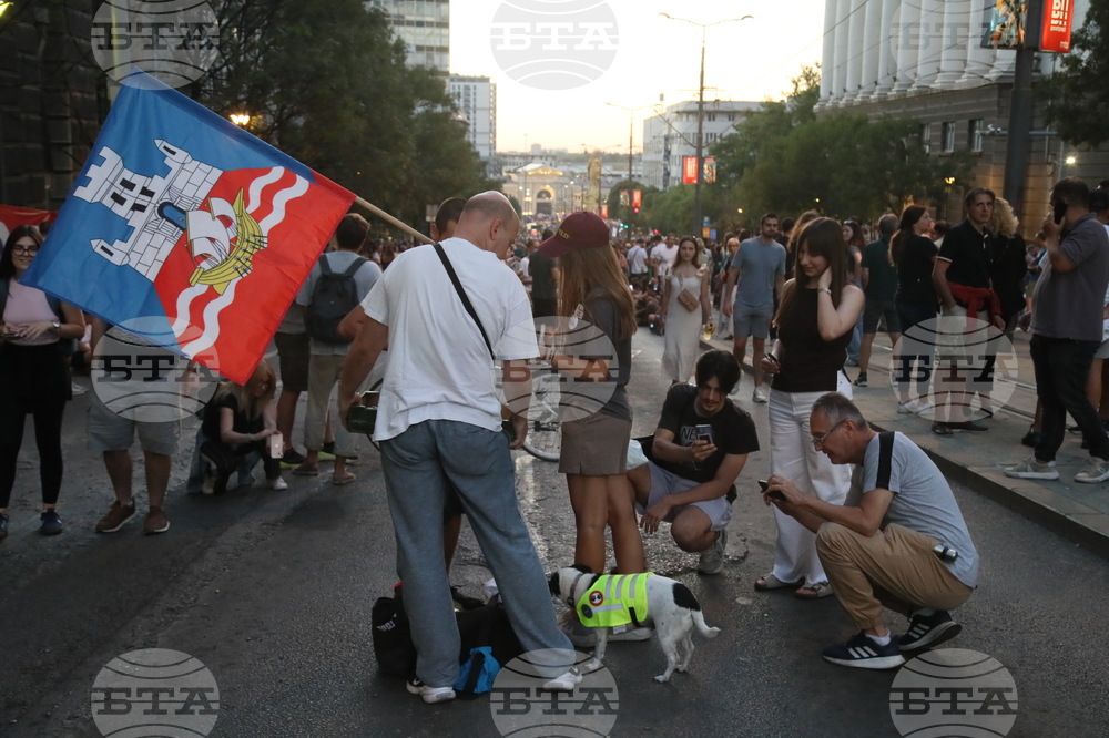 Сърбия - студенти и средношколци - протестна разходка