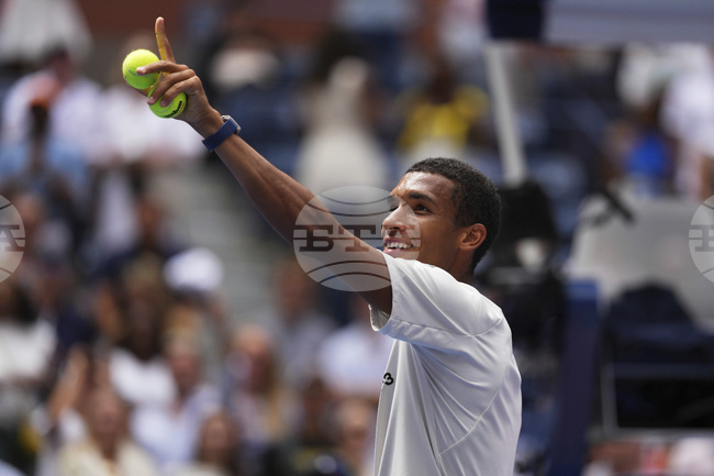 Феликс Оже-Алиасим се класира на четвъртфиналите на откритото първенство по тенис на САЩ след успех срещу Андрей Рубльов 