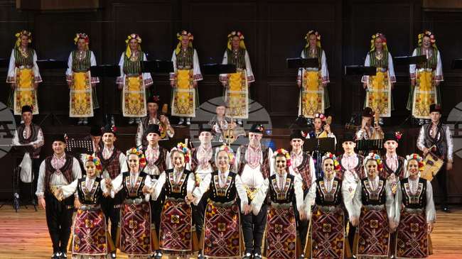 Ансамбъл „Добруджа“ ще представи концерт с танци и музикални произведения от спектакъла „Живата памет на времето“ в Добрич и Бургас