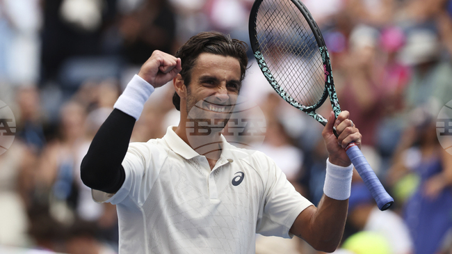 Лоренцо Музети и Александър Бублик ще се срещнат във финала на турнира в Хонконг