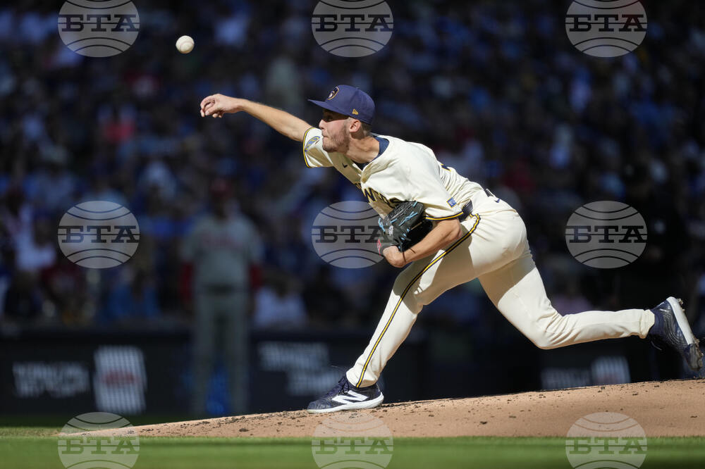 Phillies Brewers Baseball
