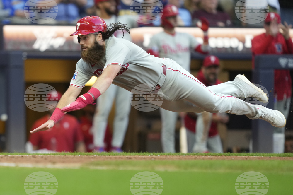 Phillies Brewers Baseball