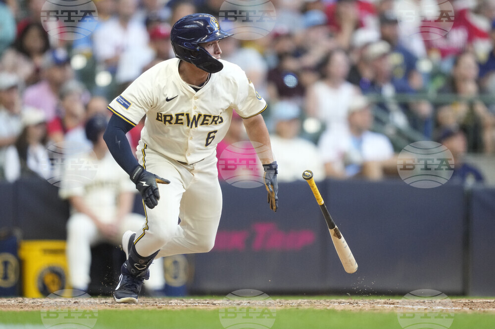 Phillies Brewers Baseball