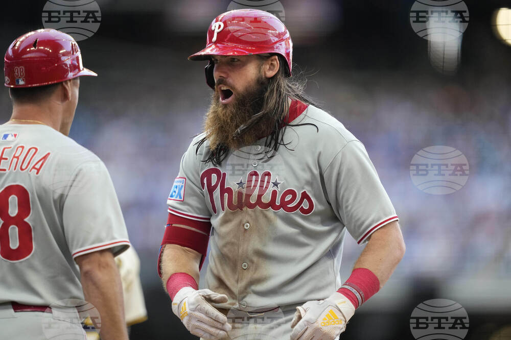 Phillies Brewers Baseball