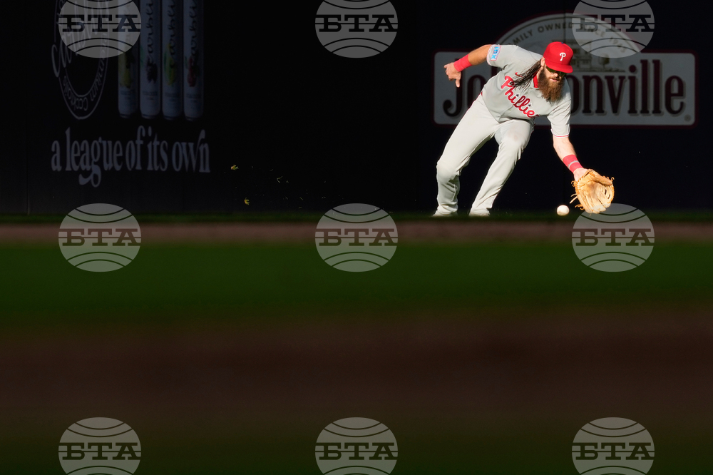 Phillies Brewers Baseball