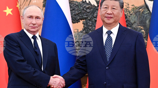 Си Цзинпин и Владимир Путин си размениха поздравления по случай Нова година
