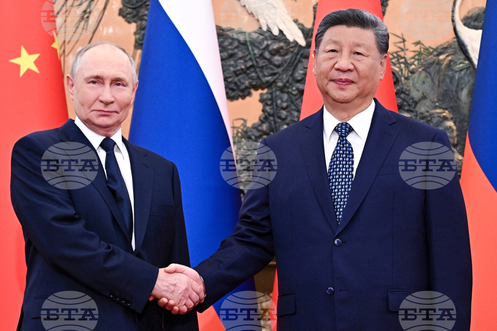 Си Цзинпин и Владимир Путин си размениха поздравления по случай Нова година