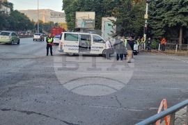 Румънско посолство - дерайлирал трамвай