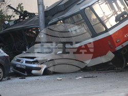 Румънско посолство - дерайлирал трамвай