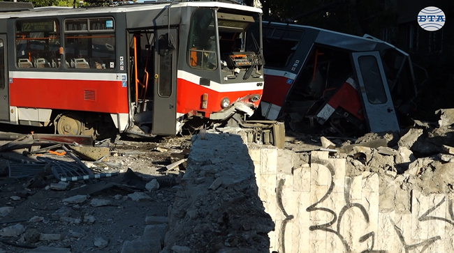 Инцидентът с дерайлиралия трамвай в София се дължи на външна намеса, казаха от Столичния електротранспорт
