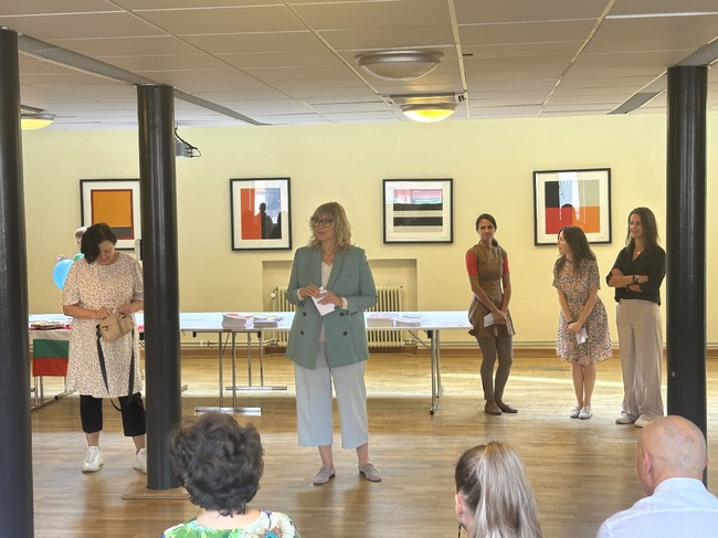 Българският посланик в Швеция Светлана Стойчева-Етрополски бе гост на откриването на новата учебна година в училище „Ян Бибиян“ в Стокхолм