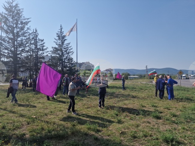 Workers at TEREM Military Repair Plant in Targovishte Protest Against Reduction of Working Hours