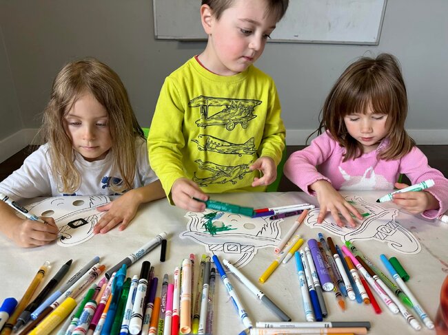 Българското училище „Св. св. Кирил и Методий“ в Калгари, Канада, публикува график на занятията през учебната 2025/2026 година