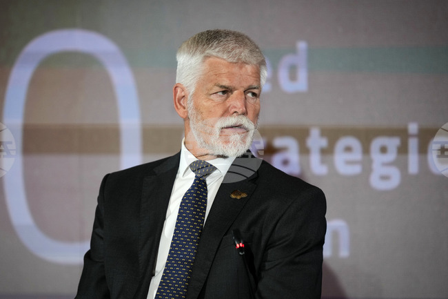 Чешкият президент заяви, че мирният план трябва да гарантира суверенитета на Украйна