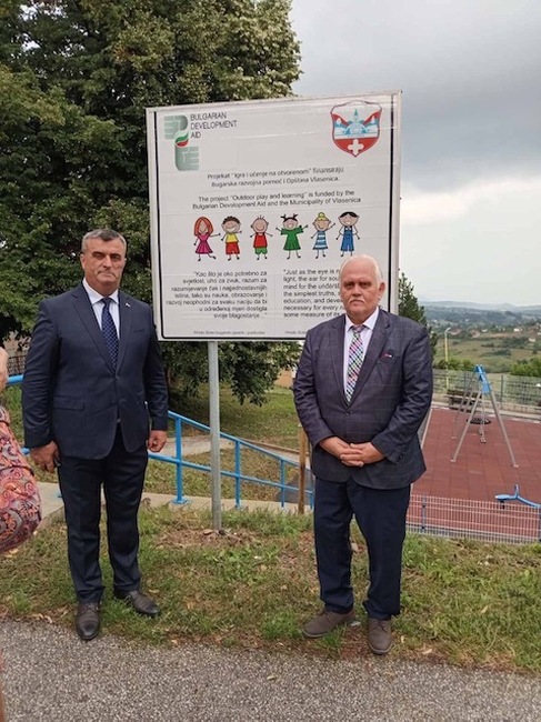 Българският посланик в Босна и Херцеговина Валери Йотов участва в откриването на проекта „Игра и обучение на открито“ във Власеница