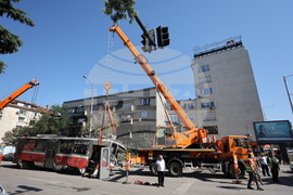Кръстовището на булеварди Михай Еминеску и Шипченски проход - отсраняване на щетите от катастрофа