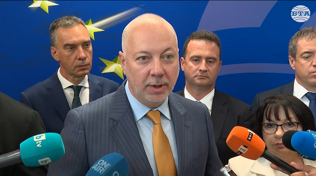 Покачването на цените не е заради еврото, а резултат от естествени икономически процеси, каза в Бургас Росен Желязков