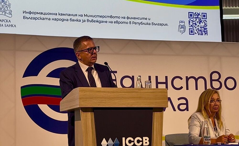 Зам.-министър Барбалов: България върви уверено към въвеждането на еврото