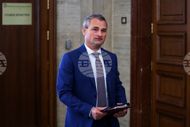 Шофьорът на автомобила, врязал се в автобус на градския транспорт, е употребил райски газ и се е движил със 199 км/ч, съобщиха от прокуратурата