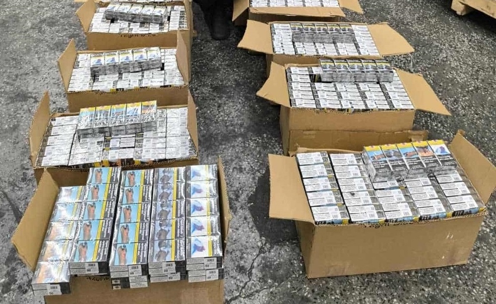 Митничари на "Капитан Андреево" задържаха 80 000 къса контрабандни цигари, укрити в товарен автомобил