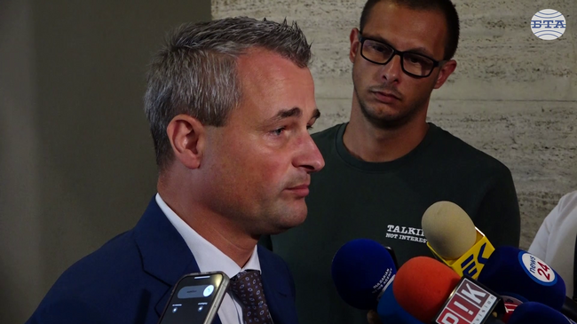 Шофьорът на автомобила, врязал се в автобус на градския транспорт, е употребил райски газ и се е движил със 199 км/ч, съобщиха от прокуратурата