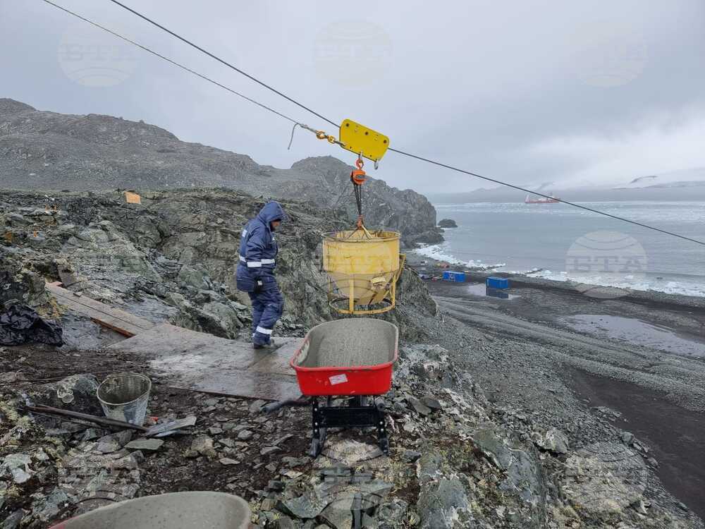 Construction of New Laboratory Unit at Bulgarian Antarctic Base Progresses According to Schedule