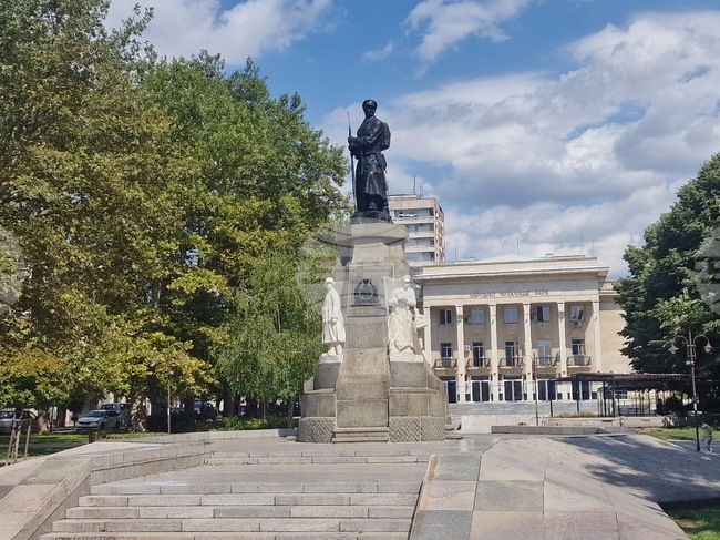 Панихида за Архангелова задушница организират в Хасково от военното поделение, в Димитровград ще има безплатен транспорт 