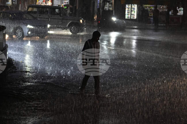 Обилни валежи и бурни ветрове обхванаха част от Северна Албания днес; прекъснати са фериботните връзки Дуръс-Бари и Вльора-Бриндизи