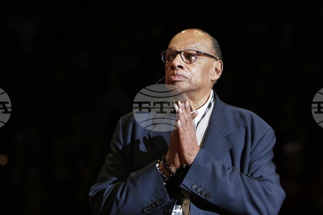 Obit-Raveling Basketball