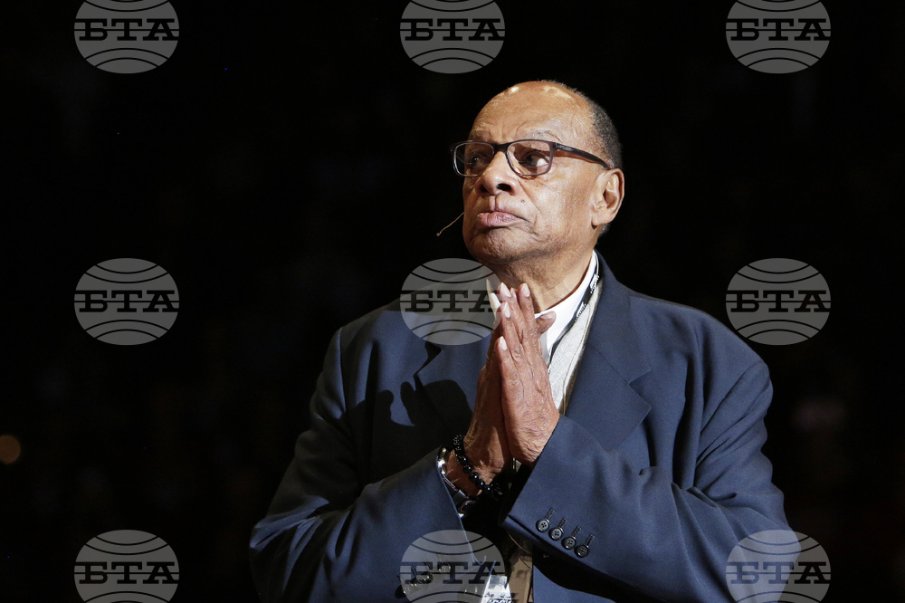 Obit-Raveling Basketball