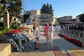 Панагюрище - площад „20 април“ - 140 години от Съединението на България
