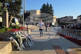 Панагюрище - площад „20 април“ - 140 години от Съединението на България