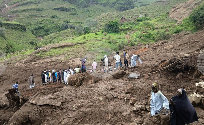 Десетки тела са открити днес на мястото на калното свлачище в суданския регион Дарфур