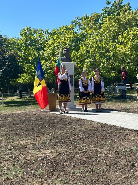 В молдовското село Кортен откриха паметник на Васил Левски