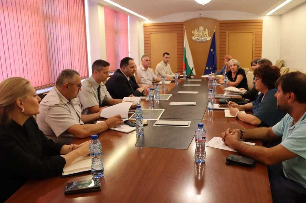 Министерството на земеделието подготвя изграждане на мрежа от наземни генератори, използващи сребърен йодид за борба с градушките