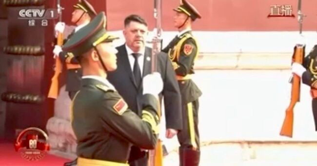 Председателят на БСП Атанас Зафиров присъства на военния парад в Пекин и проведе разговор с президента на Китай Си Дзинпин